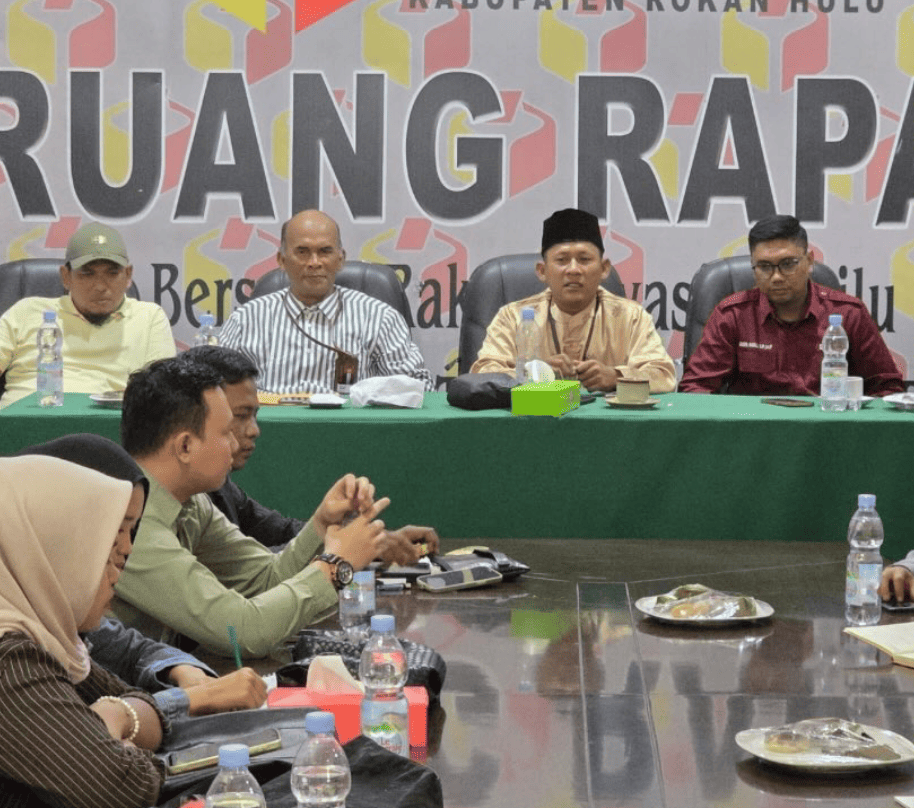 Konsolidasi Demokrasi Bersama Mahasiswa Hukum Universitas Rokania