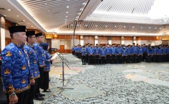 Prosesi pelantikan dan pengambilan sumpah bagi pejabat struktural sebanyak 76 orang, pejabat fungsional 11 orang, dan 580 tenaga PPPK Bawaslu di Jakarta, Jumat (29/12/2023).