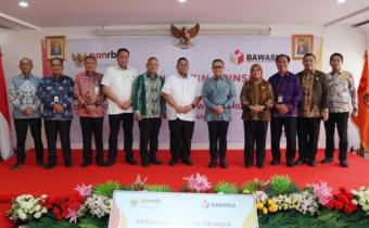 Kementerian Pendayagunaan Aparatur Negara dan Reformasi Birokrasi (Kemenpan RB) memberikan izin prinsip formasi CASN tahun 2024 kepada Ketua Bawaslu Rahmat Bagja di Gedung Bawaslu, Jakarta, Kamis (18/4/2024).