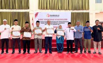 Rapat Koordinasi Stakeholder dan Evaluasi Pelaksanaan Pengawasan Pilkada