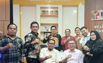 Penyerahan Laporan Penguatan Kelembagaan Pengawas Pemilu