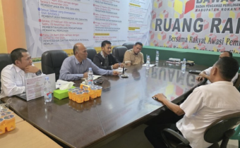 Rapat Internal Pimpinan Bawaslu Rohul