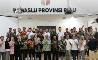 Rapat Konsolidasi Bawaslu Riau